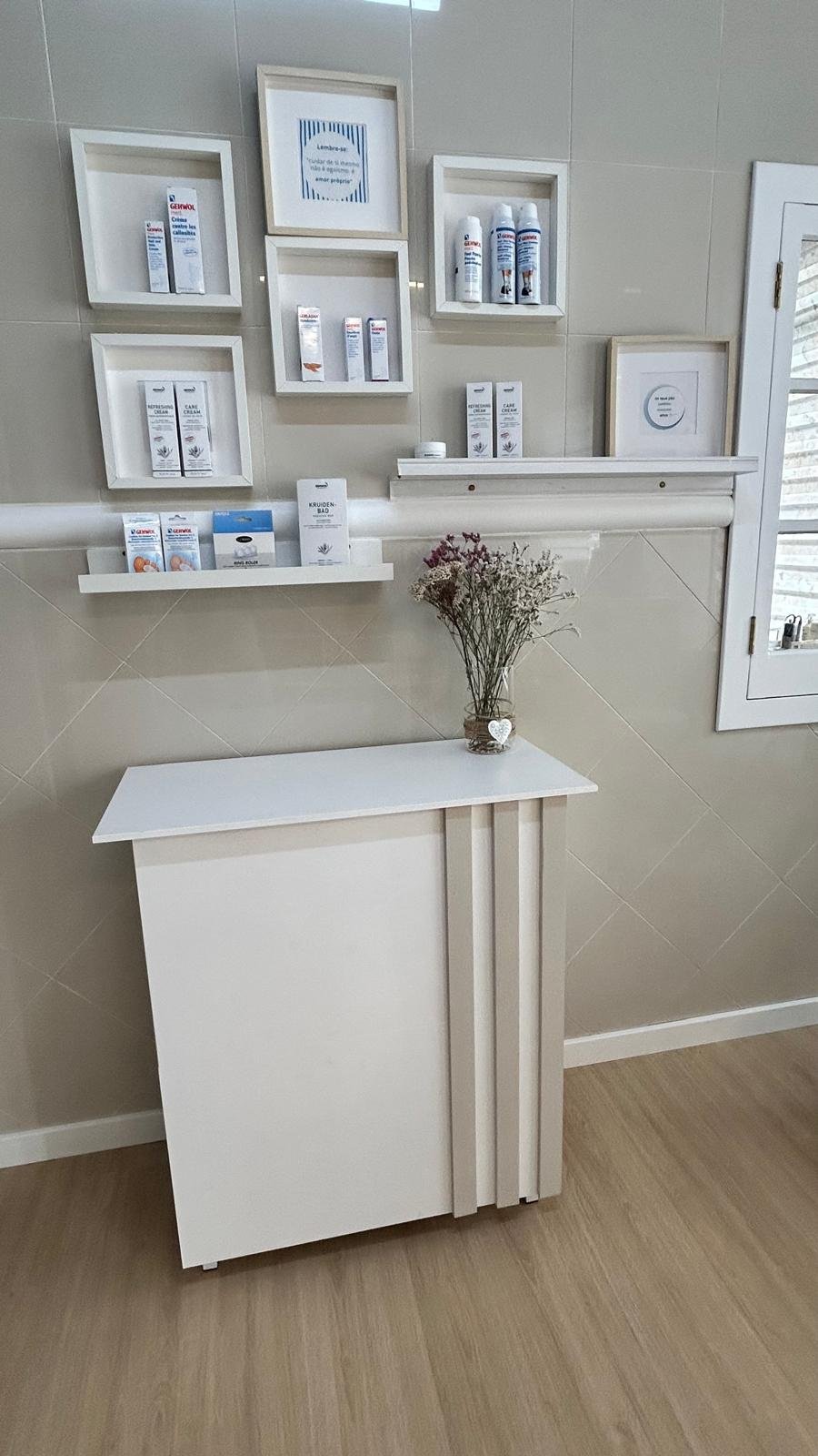 Zona de acolhimento do gabinete Sandra Neves em Queluz